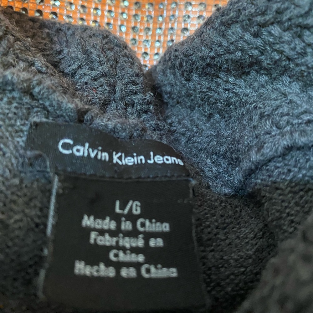 Calvin Klein - Picture 2 of 3